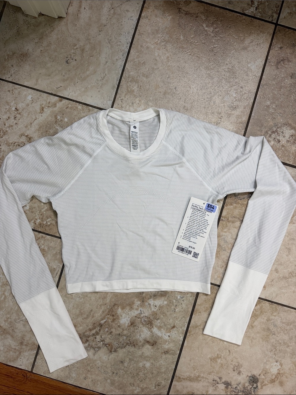 Lululemon Swiftly Tech Cropped long sleeve 2.0.  Size 6. White